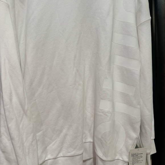 NWT Lululemon size 10 women’s oversized logo crew. Perfect condition. - Picture 10 of 12